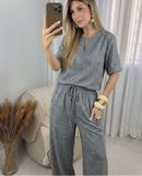 Kit 2 Conjuntos Blusa Decote V e Calça