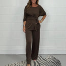 Conjunto Damaris™ em Malha Premium com Blusa de Amarração Frontal e Calça Fluida / A Peça-Curinga do Guarda-Roupa Moderno!