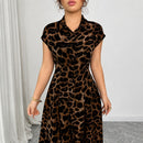 Vestido Celina™ com Estampa de Leopardo e Cintura Marcada